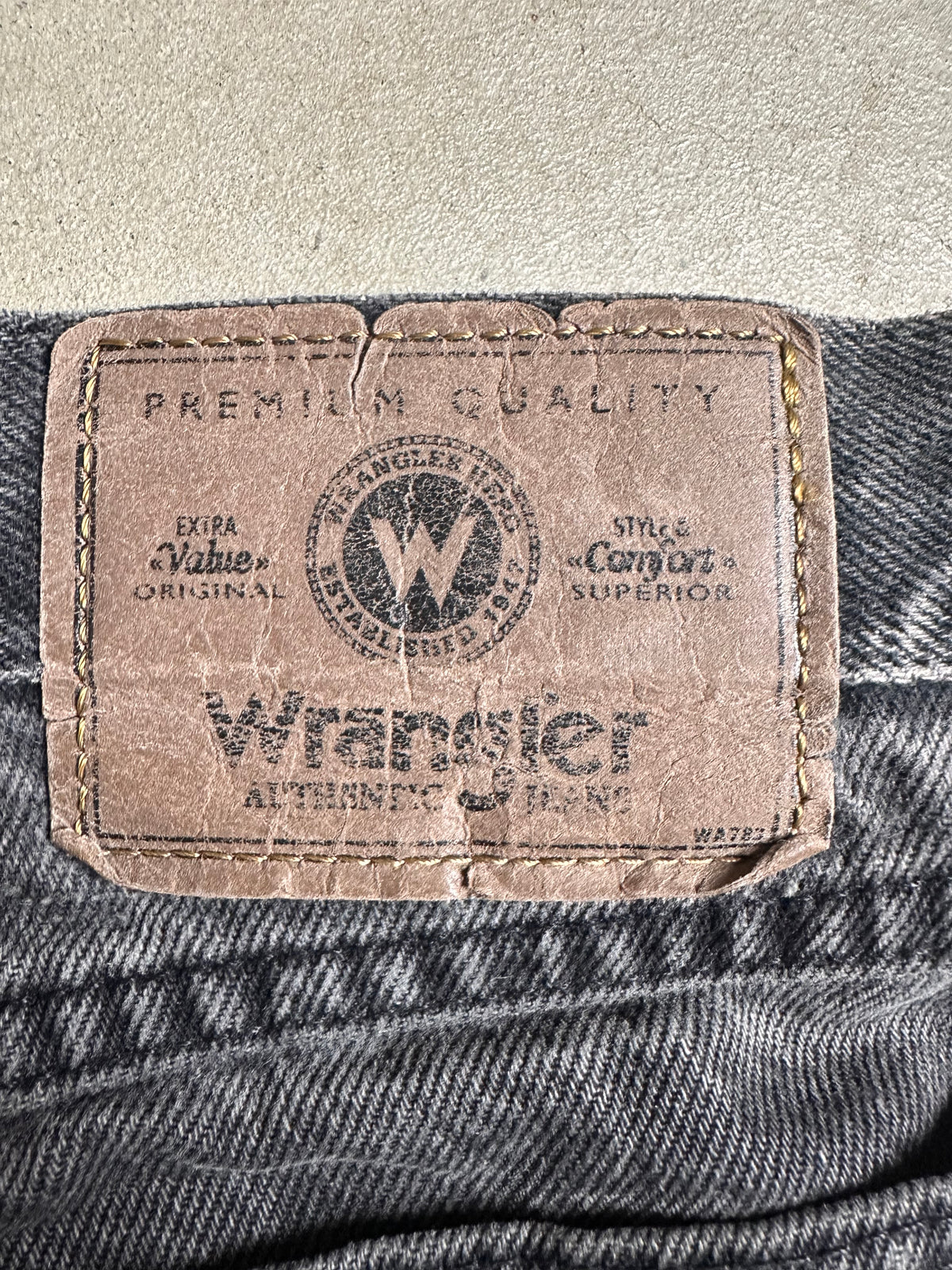 AIRBRUSHED VINTAGE WRANGLER JEANS